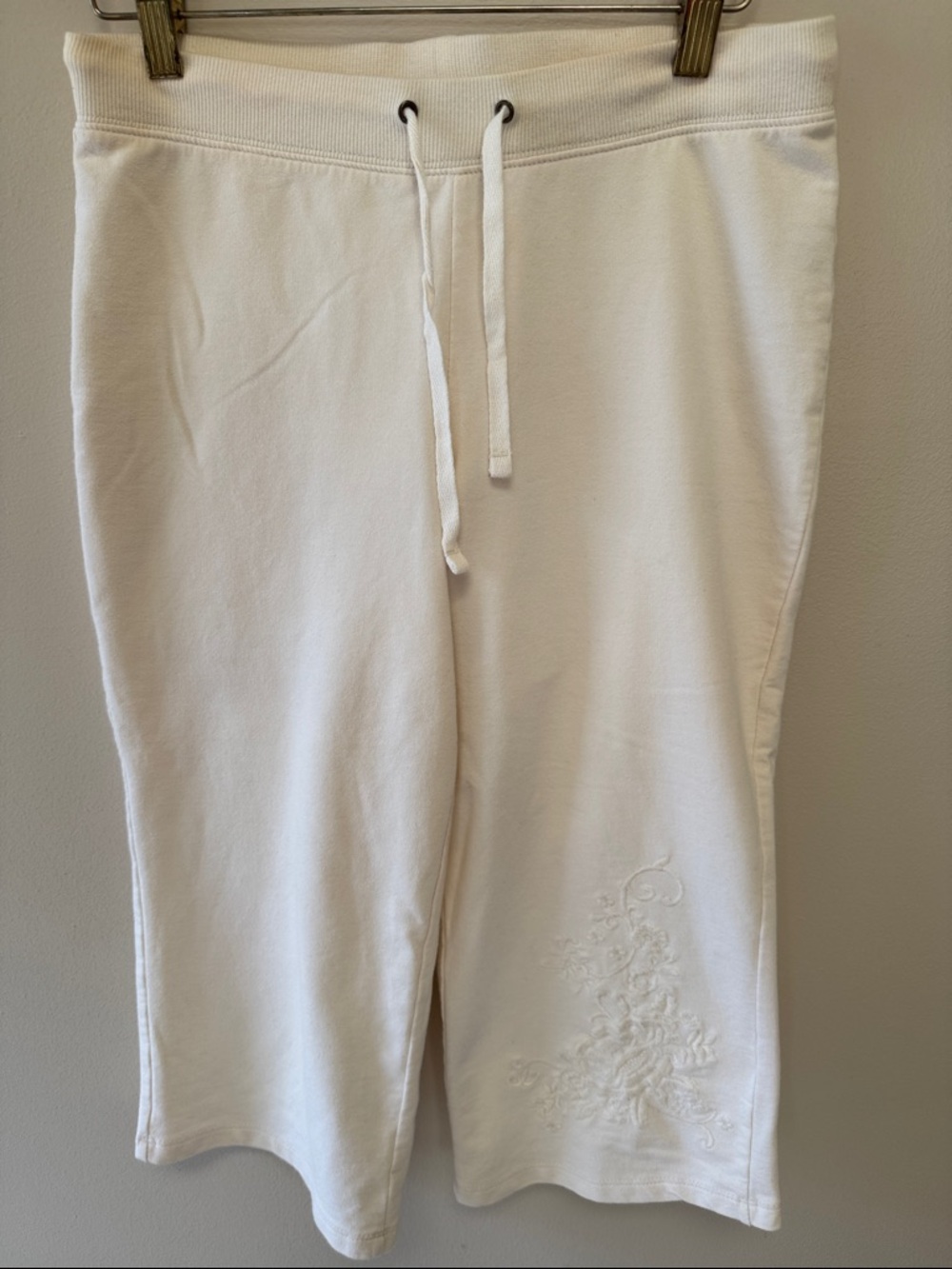Bundle of two Cream Drawstring Crop & White Pull-On Crop Pants - Picture 3 of 10
